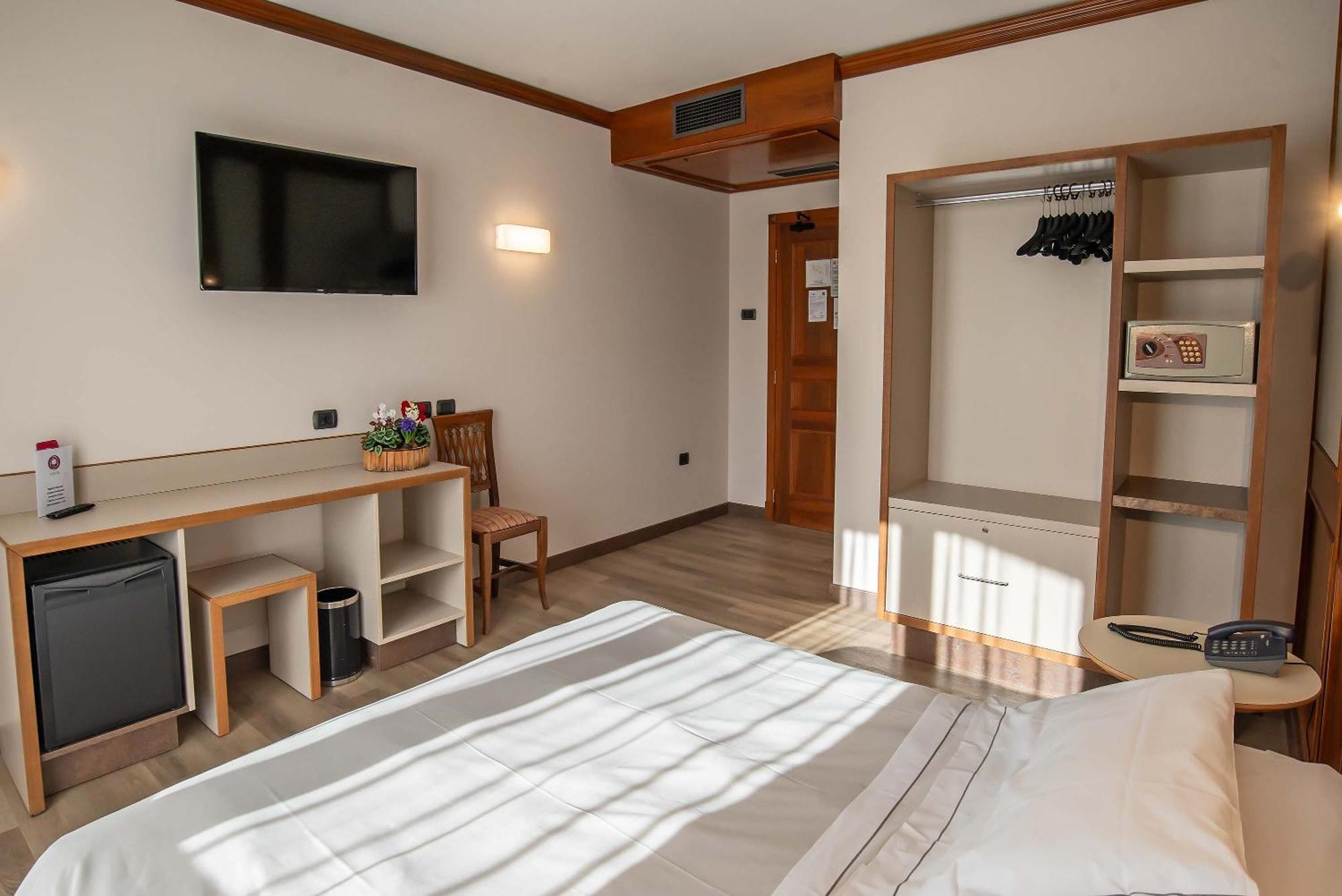 Relais Du Foyer Hotel Chatillon Room photo